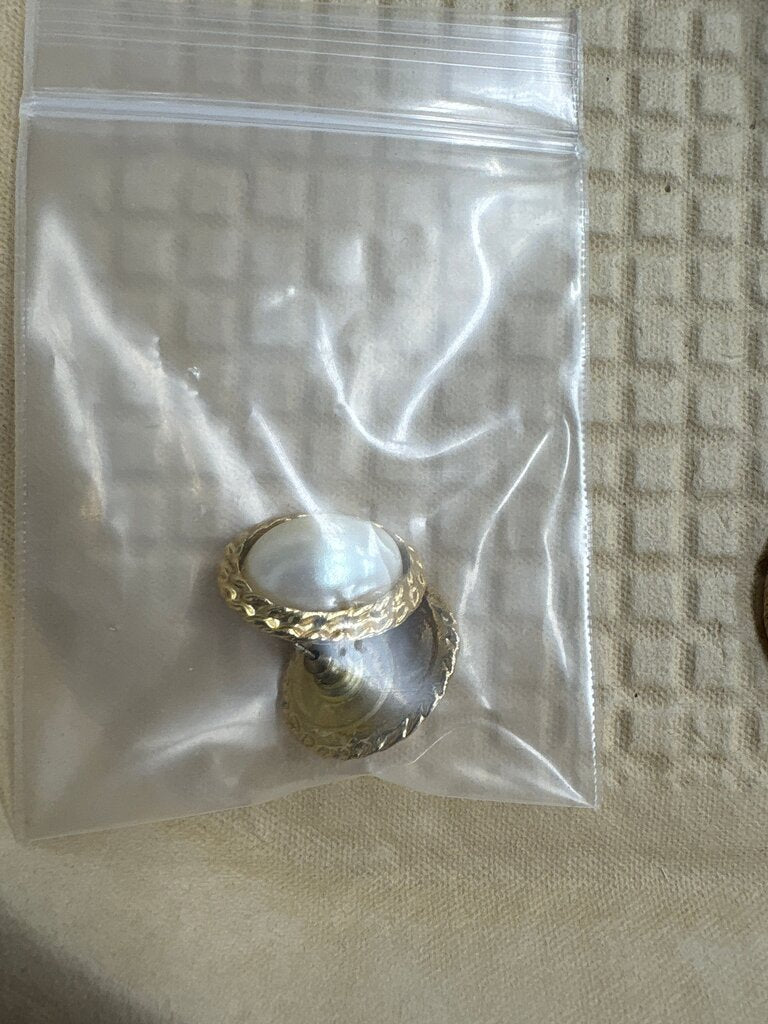 Gold and Mother of Pearl Ring