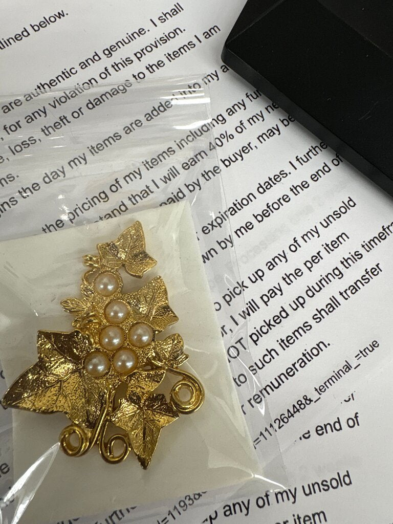 Vintage Goldtone Grapevine Brooch with Pearls