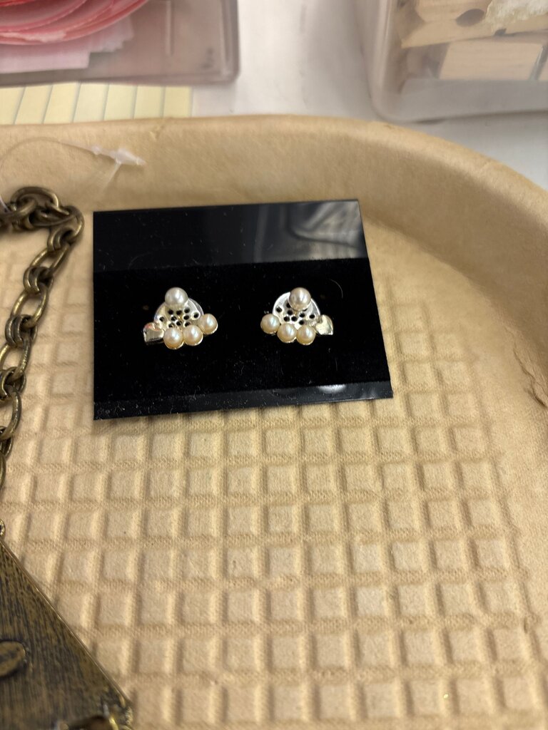 Silver Pearl Stud Earrings